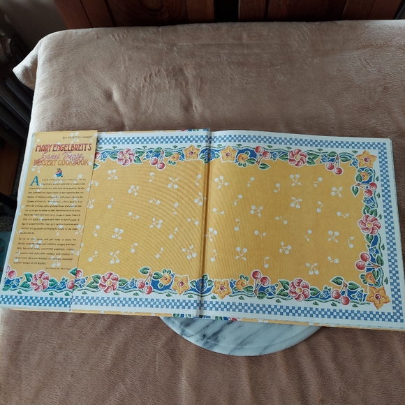 Mary Engelbreits Sweet Treats - Picture 5 of 7